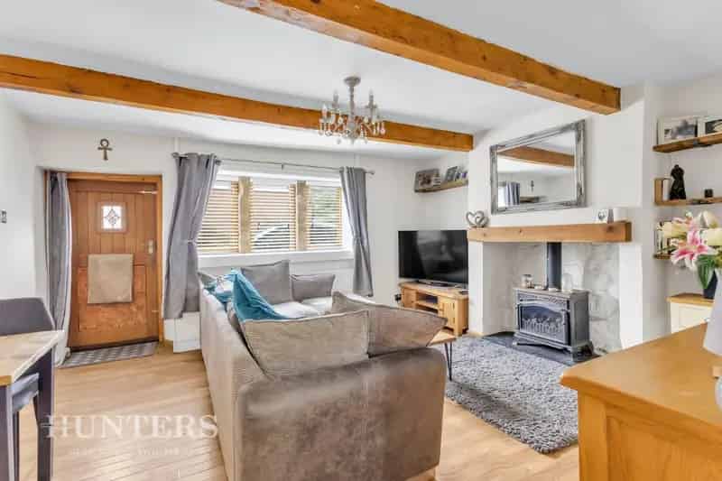 2 Bedroom Grade II Listed Cottage For Sale