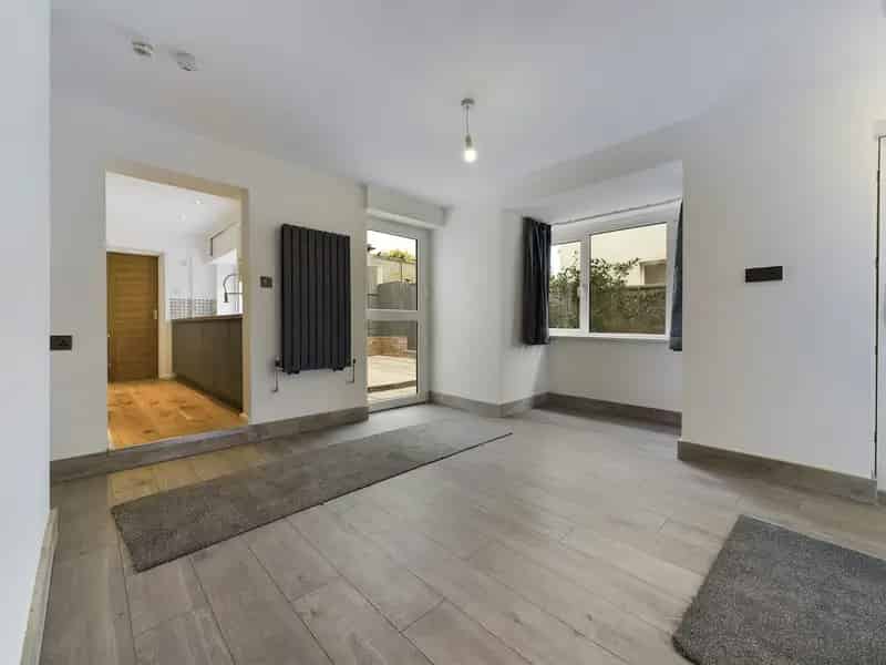 Two Double Bedroom House Near County Hospital Hereford
