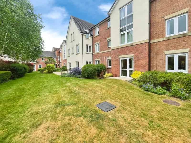 1 bedroom Flat
 For Sale