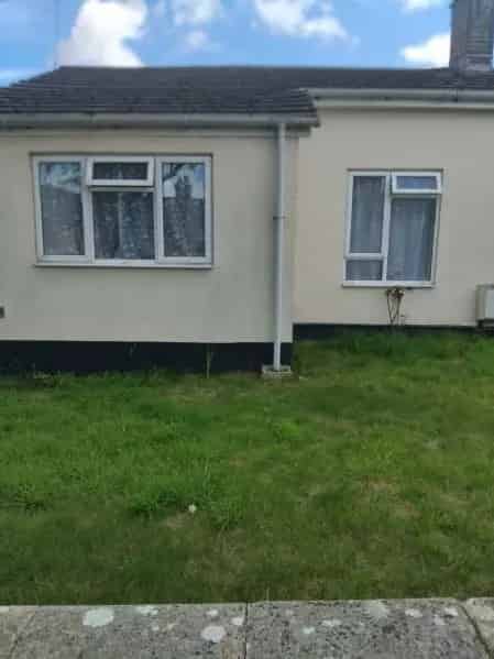 One Bed Bungalow Chard Town Centre