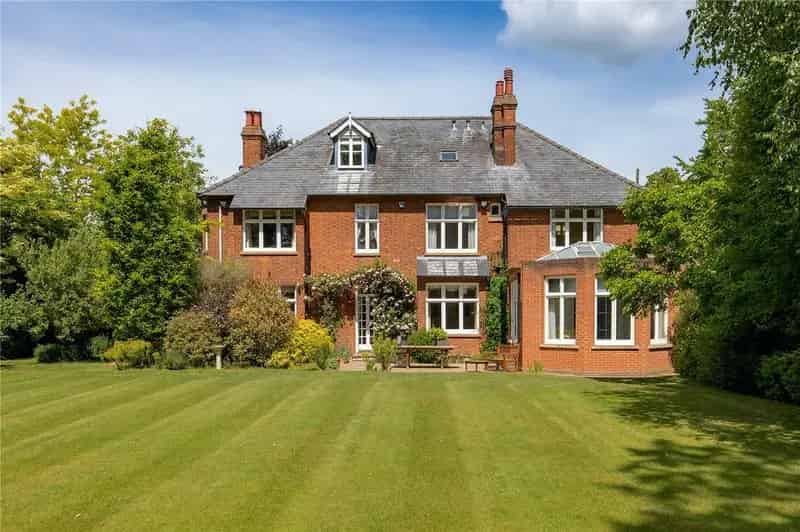 7 Bedroom Detached House For Sale Cambridge