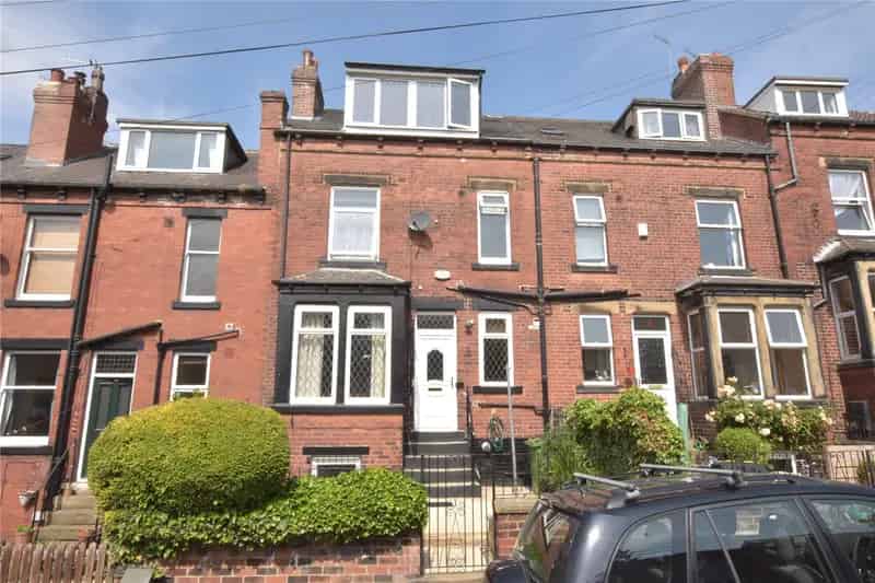 3 Bed Edwardian Terrace House Near Headingley Train Station