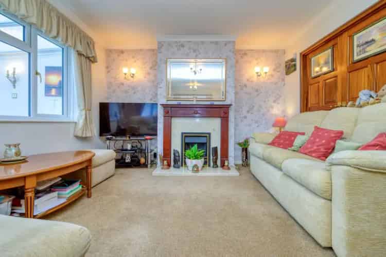 4 Bedroom Detached House to Rent