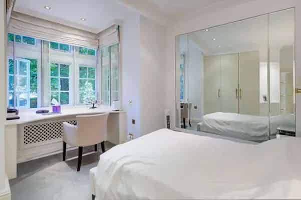 Knightsbridge Apartment for Sale - 1276 sq ft Terrace Hyde Park Views