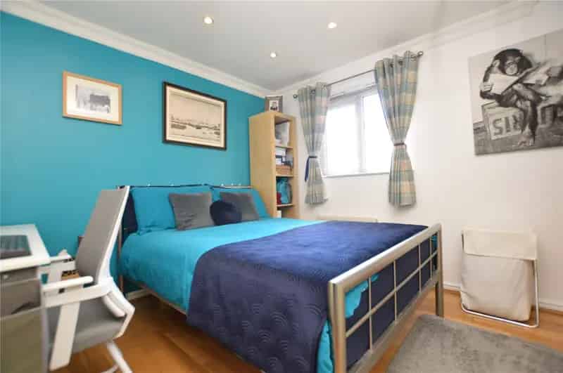 3 Bed Ground Floor Apartment Rothwell Modern Kitchen Allocated Parking