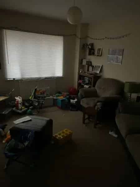 Lovely Large 2 Bed Flat Fresh Start