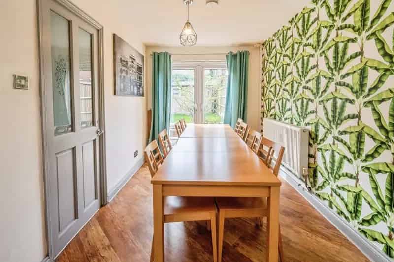 Spacious 4 5 Bedroom Family Home Calthorpe Park Estate No Upward Chain