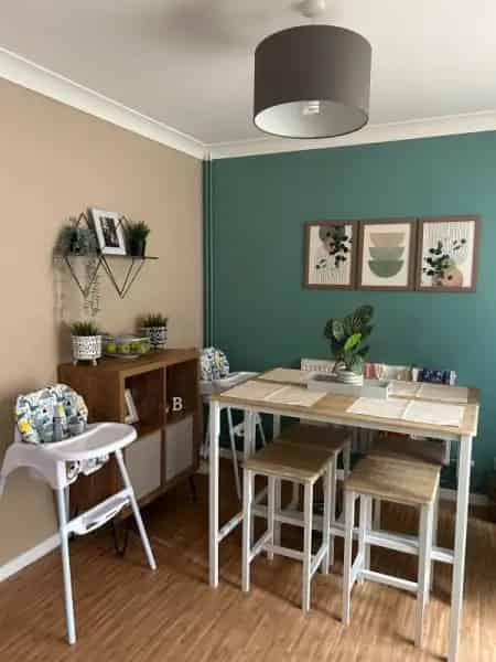 3 Bed Semi Detached House Quiet Cul De Sac Garden Driveway