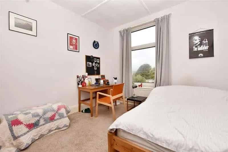 3 Bed House for Sale Near Seaside