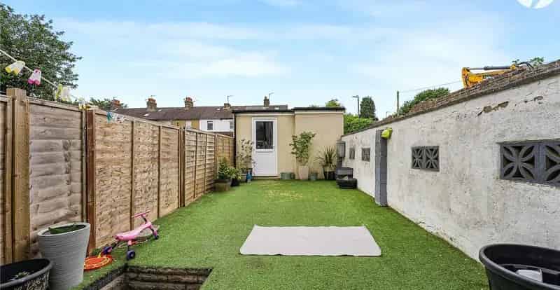 2 Bedroom Cottage for Sale in Wilmington Village