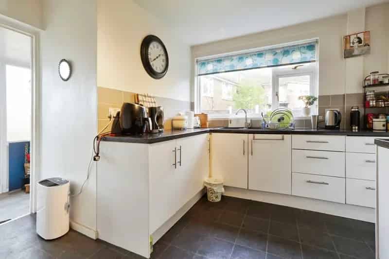 3 Bed Semi-Detached House Near Amenities and Schools