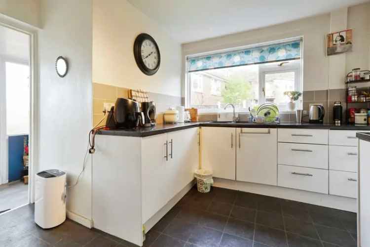 3 Bed Semi-Detached House Near Amenities and Schools