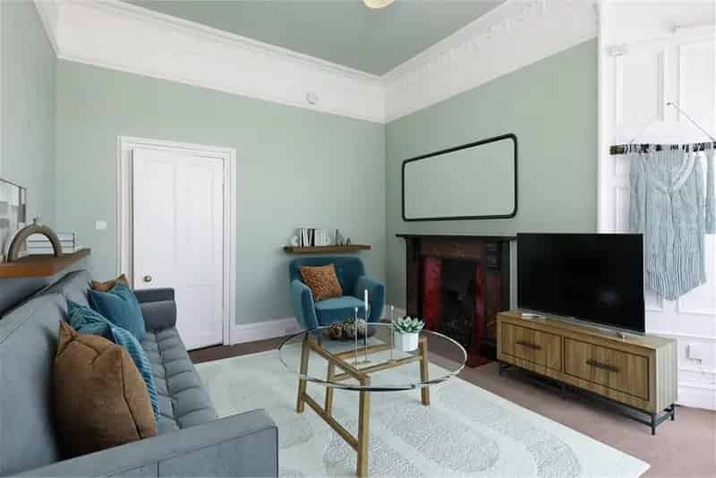 2 Bed Flat Maindoor with 1 Reception Room Holyrood Park