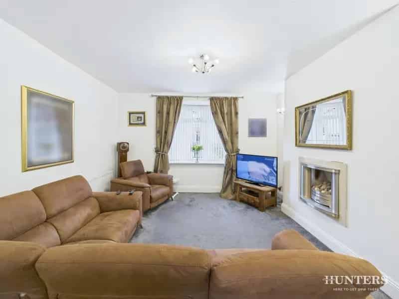 3 Bedroom Victorian House For Sale Near Transport and Amenities
