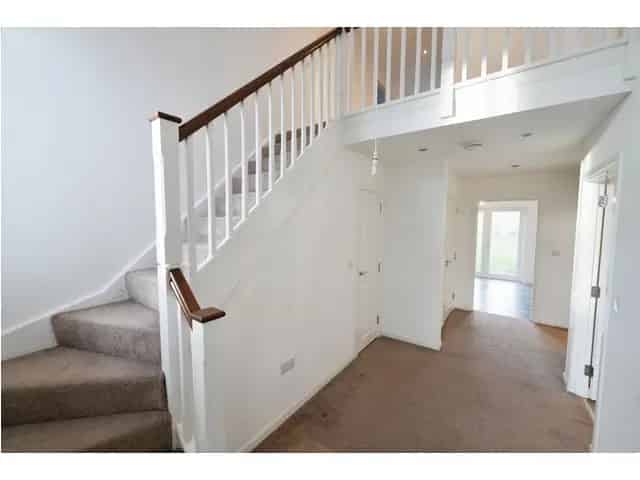 5 Bedroom Detached House for Sale in Parish Meadows