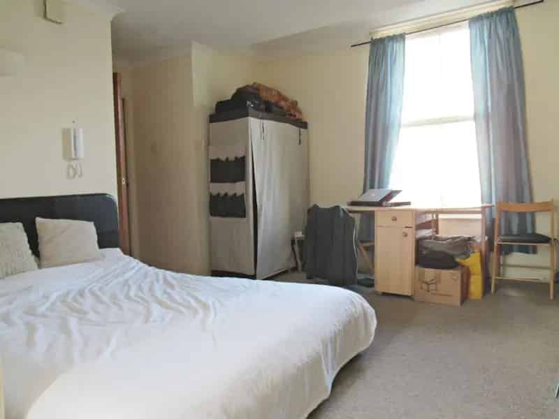 0 Bedroom Apartment House to Rent Near Brighton Station