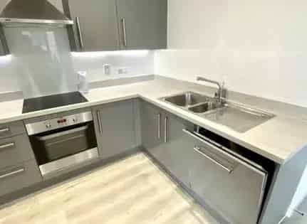 3-Room Flat 35m² London - Modern Clean Flat for Professionals