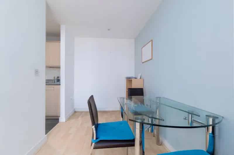 2 Bedroom Flat for Sale near Royal Victoria DLR