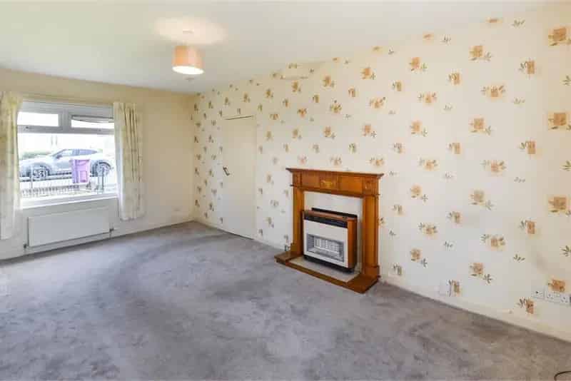 3 Bed Terraced House Near Town Centre