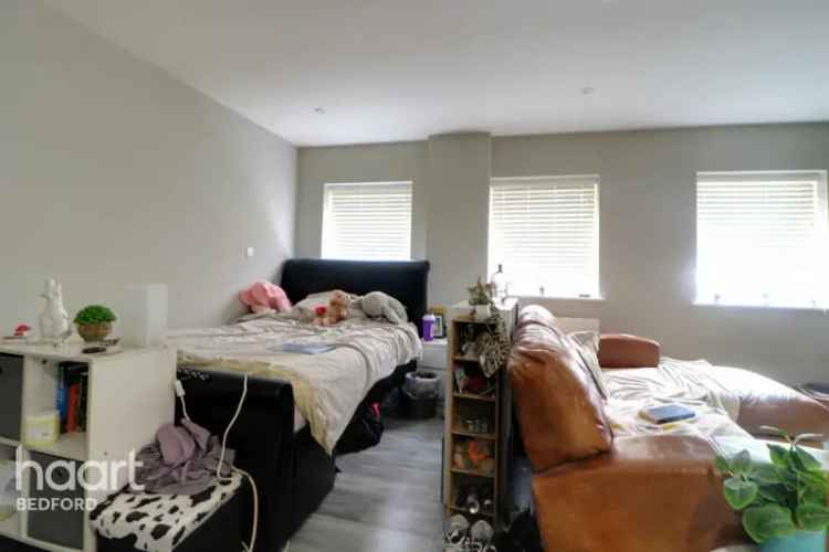 Studio Flat for Sale in Bedford Town Centre