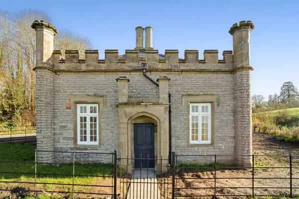 Grade II Listed Gatehouse Severn Stoke Exceptional Views