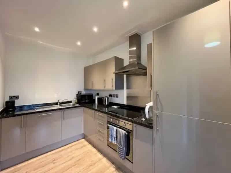Aylesbury Canalside Apartment - 1 Bedroom Modern Apartment Near Town Centre