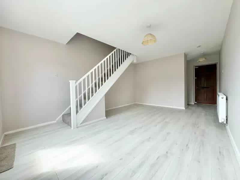 2 Bedroom House Near Basingstoke Town Centre