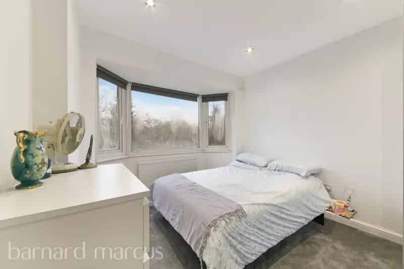 Three Bedroom Family Home Huge Extension Potential Coombe Golf Course Views