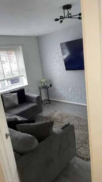 2 Bed Terraced House Large Garden Recently Decorated