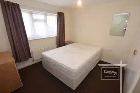 5 Bedroom House Near Southampton Central Station