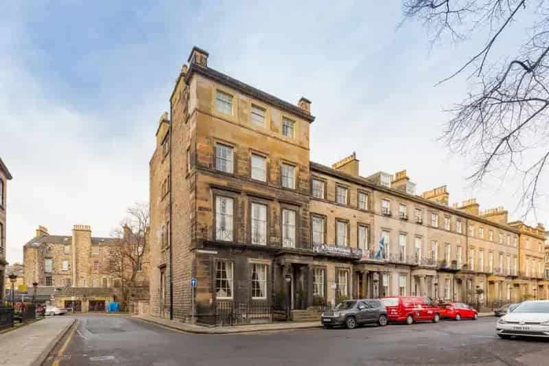 2 Bedroom Flat to Rent in Edinburgh West End