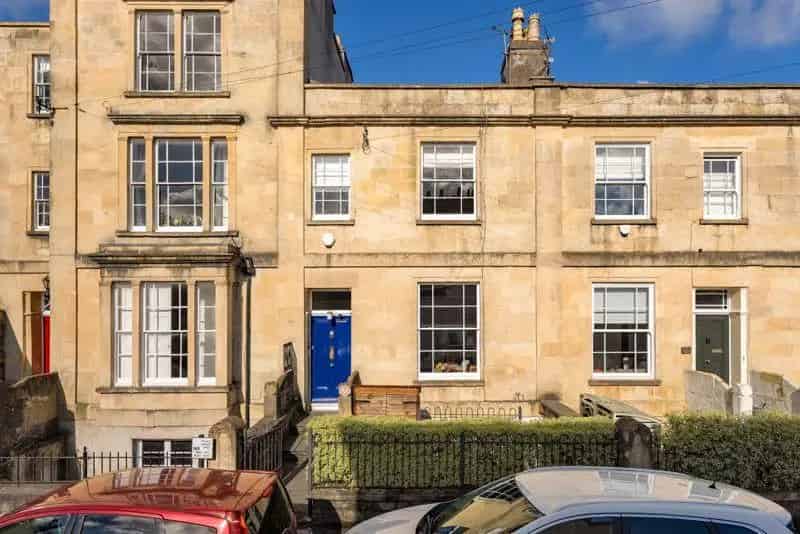 4 Bedroom Terraced House for Sale