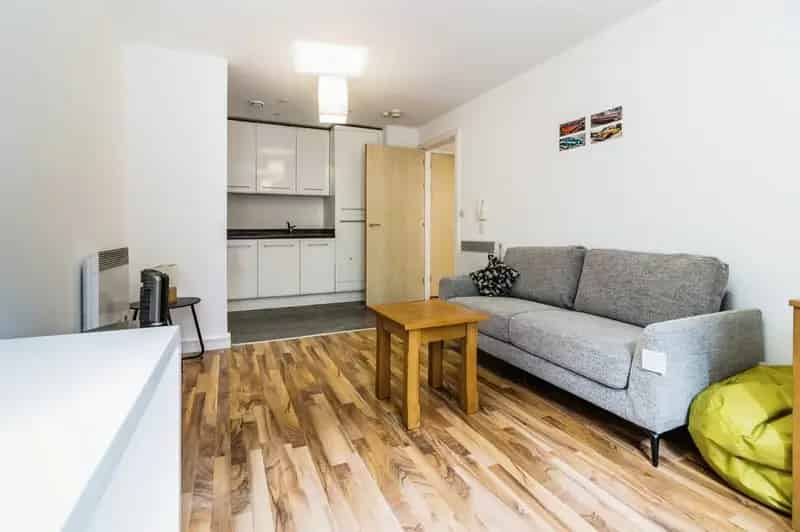 2 Bedroom Furnished Apartment Manchester City Centre Near Oxford Road