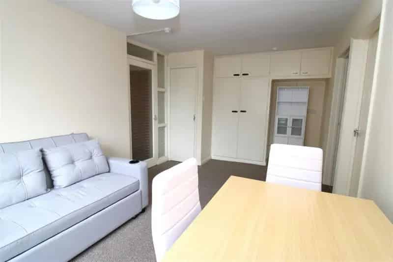 One Bedroom Apartment Near Church Road High Street