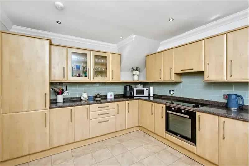 3 Bed Semi Detached House Bonnyrigg Near Edinburgh