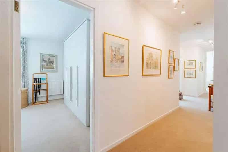 3 Bed Flat for Sale in Clifton Leigh Woods
