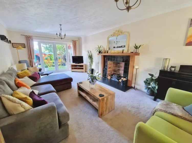 4 Bedroom Detached House For Sale in Coed Parc Court