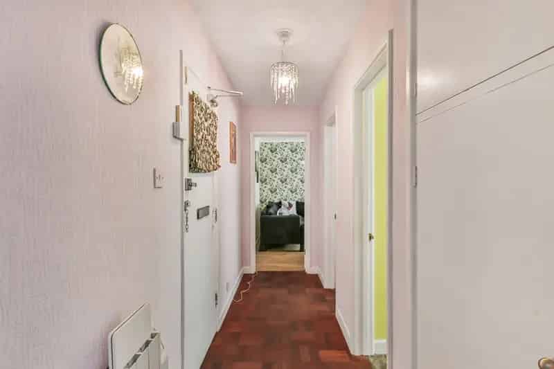 1 Bedroom Flat for Sale  Spacious Apartment with Allocated Parking