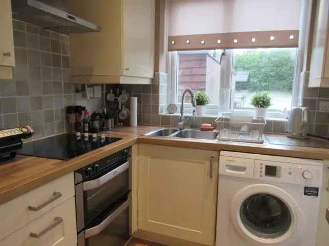 2 Bedroom Semi Detached House to Rent