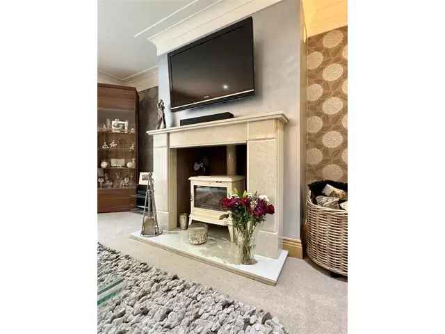 3 Bedroom Detached House for Sale in Hamilton