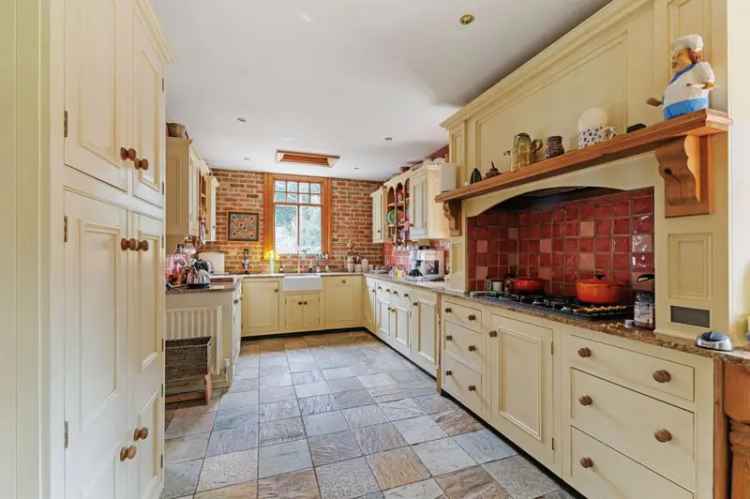 5 Bedroom Detached House with Cottage and Tennis Court