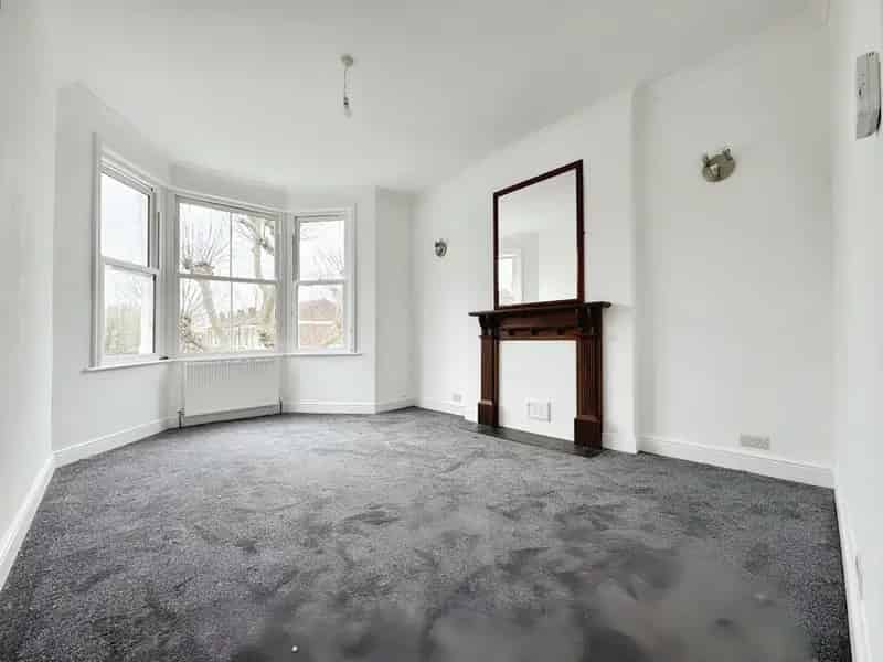 3 Bedroom Flat to Rent London SE14 - Recently Refurbished