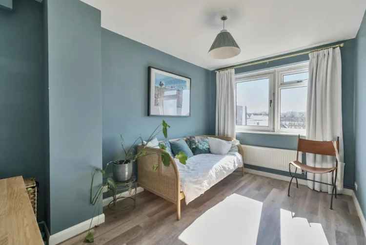 Two Double Bedroom Flat with Private Balcony