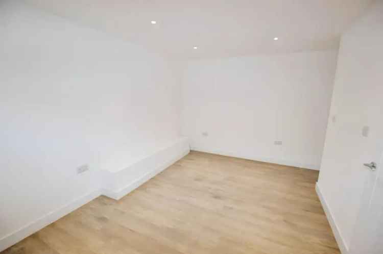 1 Bedroom Flat to Let Bell Street Brand New Modern Parking Internet Included