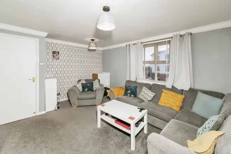 2 Bed Flat Near Reading Town Centre