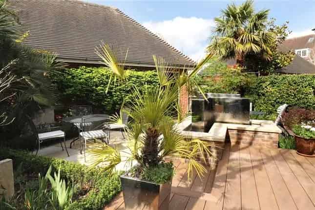 Semi Detached House for Sale in Wimbledon SW19