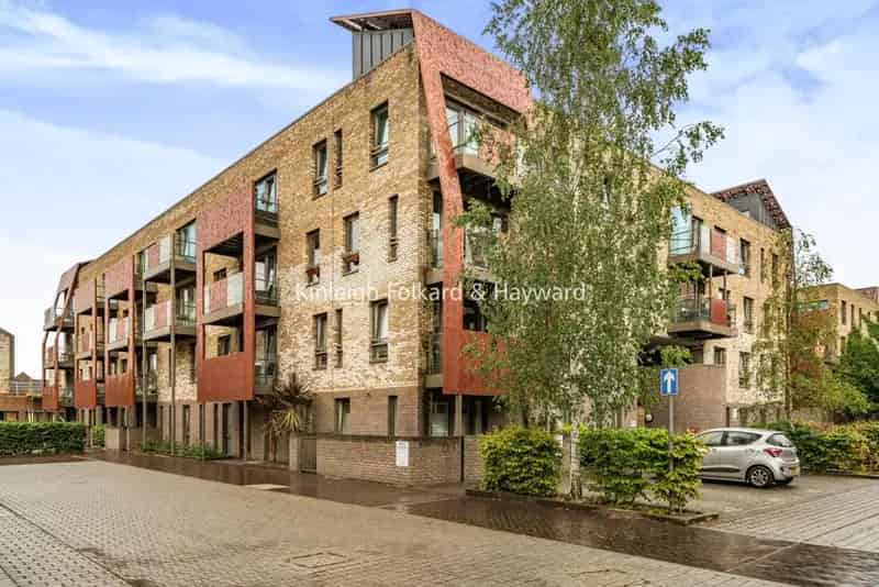 Two Double Bedroom Modern Apartment Redwood Park