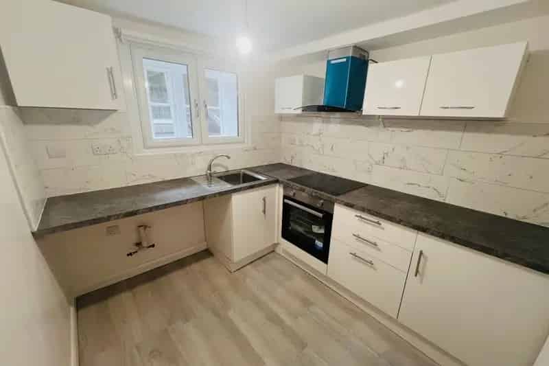 Two Bedroom Apartment Stamford Town Centre Zero Deposit Available