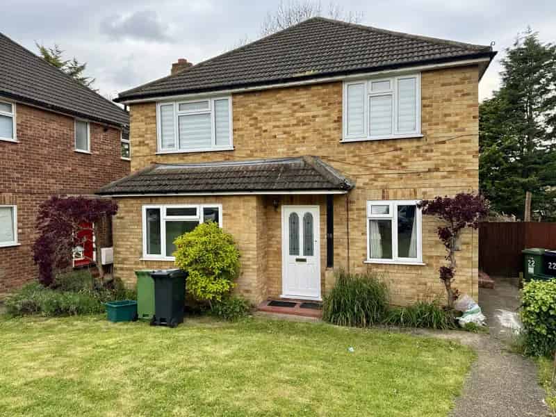 2 Bedroom Ground Floor Maisonette Worcester Park