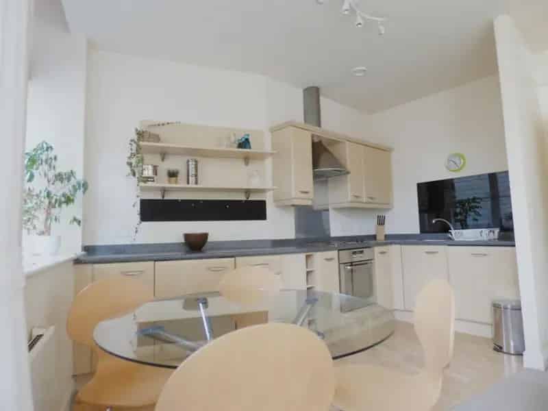 2 Bedroom Canal-Side Apartment To Let